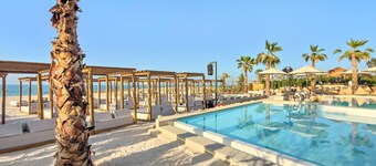 FIRST CLASS | 3BR | Stunning Beachfront Bliss