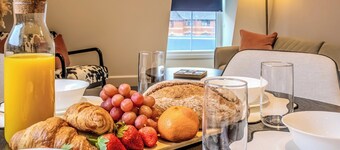 Family Friendly | WiFi |10% Off| Steps from Oracle