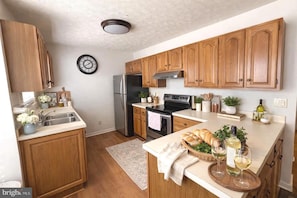 House | 6 bedrooms, desk, Internet - Spacious 6bed Woodland Retreat With Movie Room Deck (California)