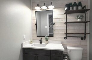 6 habitaciones, escritorio y acceso a internet