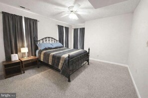 House - Spacious 6bed Woodland Retreat With Movie Room Deck (California)