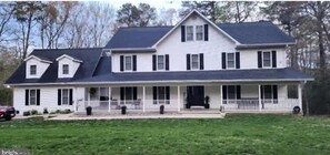 House - Spacious 6bed Woodland Retreat With Movie Room Deck (California)