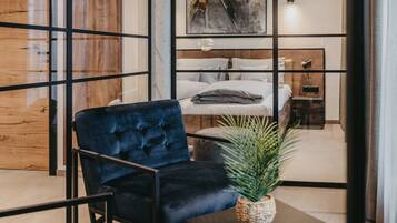 Deluxe-Apartment, Stadtblick | Zimmersafe, kostenloses WLAN