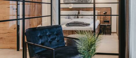 Deluxe Suite, 2 Bedrooms, Patio, City View