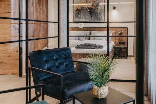 Parzivita Boutique Suites