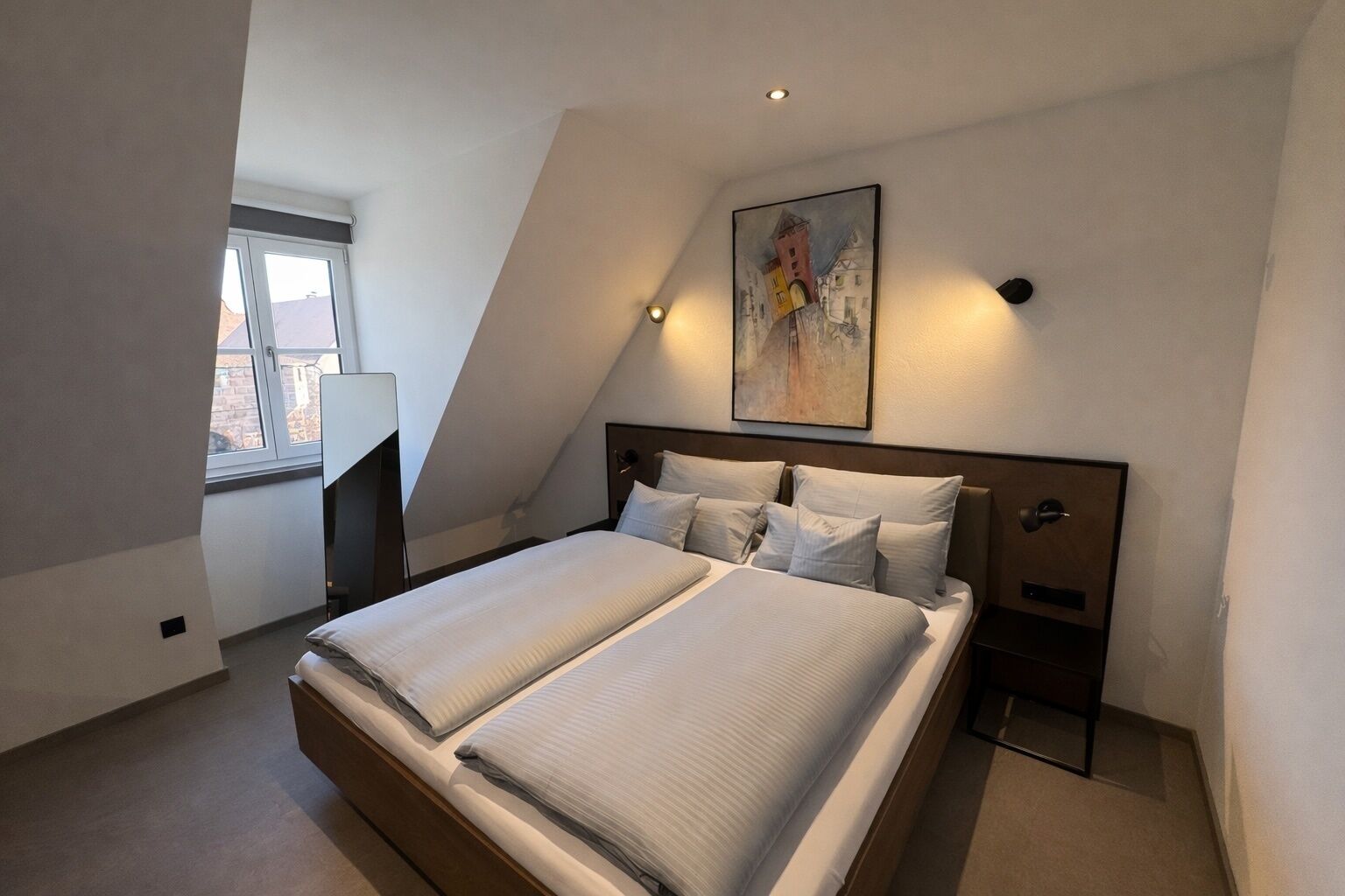 Habitació doble Deluxe | Roba de llit d'alta qualitat i caixa forta a l'habitació 