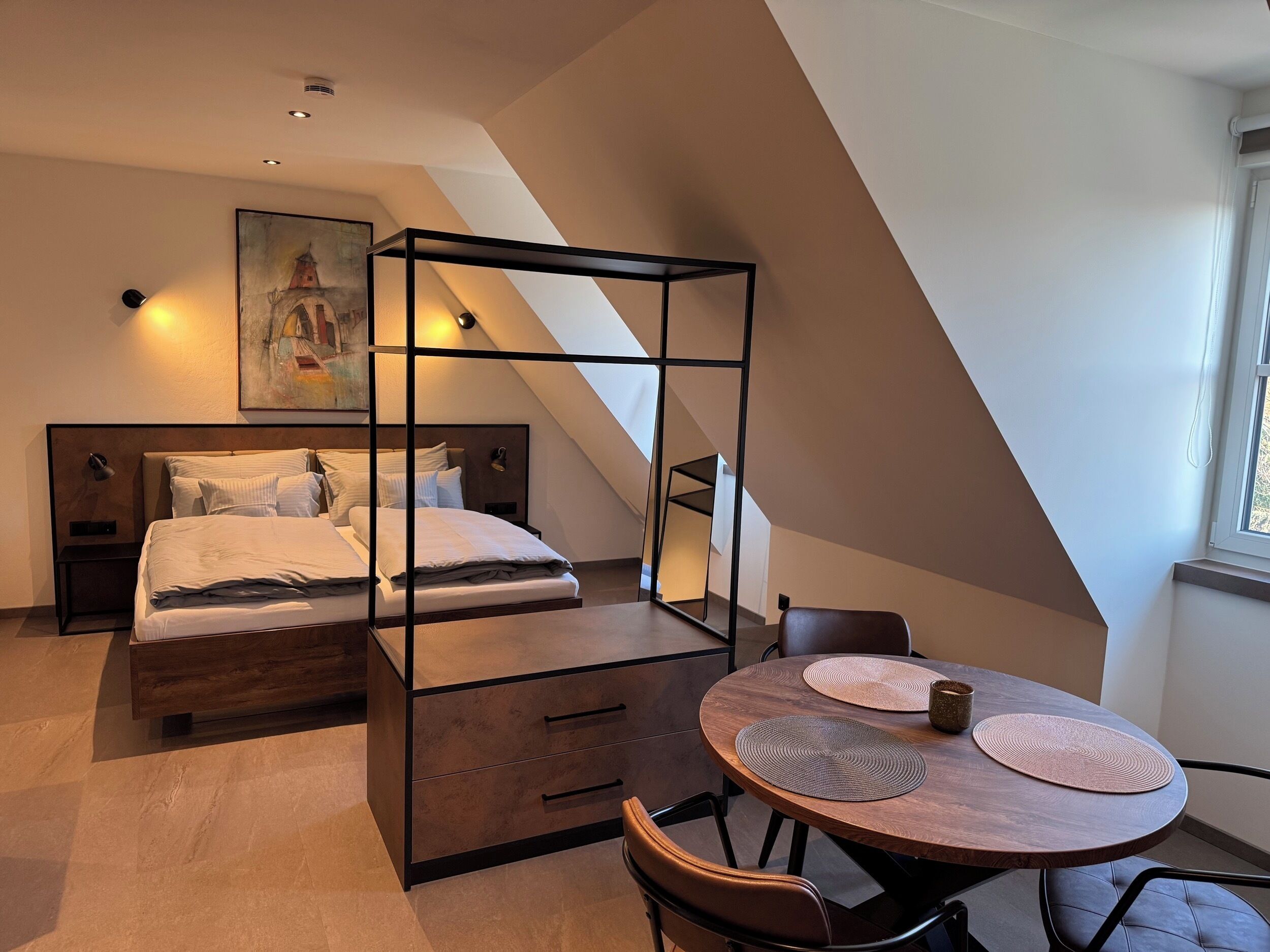 In-room safe, free WiFi