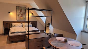 In-room safe, free WiFi