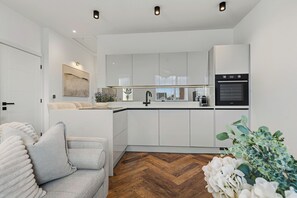 Mikrobølgeovn, ovn, kogeplade, opvaskemaskine