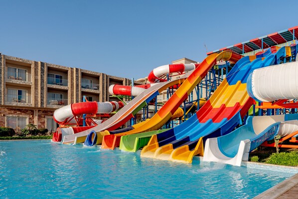 12 outdoor pools - Rewaya Inn Resort (Hurghada)