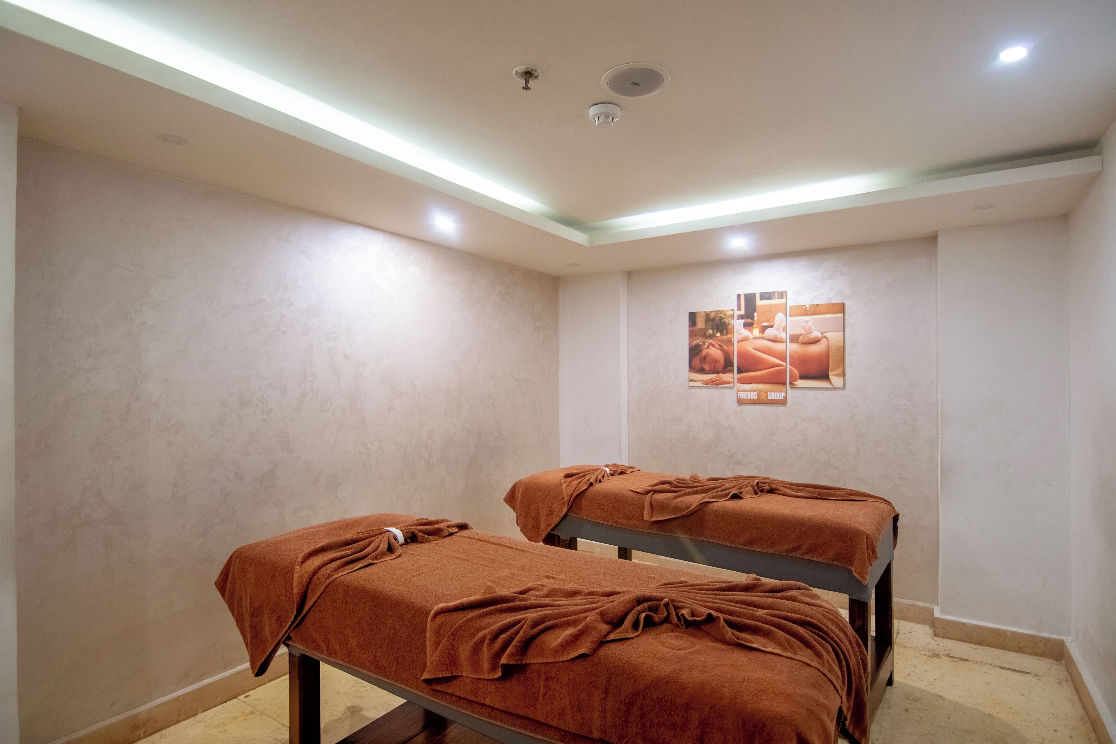 Turkish bath/hammam, body treatments, hydrotherapy, aromatherapy