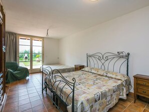 3 bedrooms, travel crib, free WiFi - Beautiful private villa for 7 people with WIFI, private pool, A/C, TV, terrace and pets allowed (Casale Marittimo)