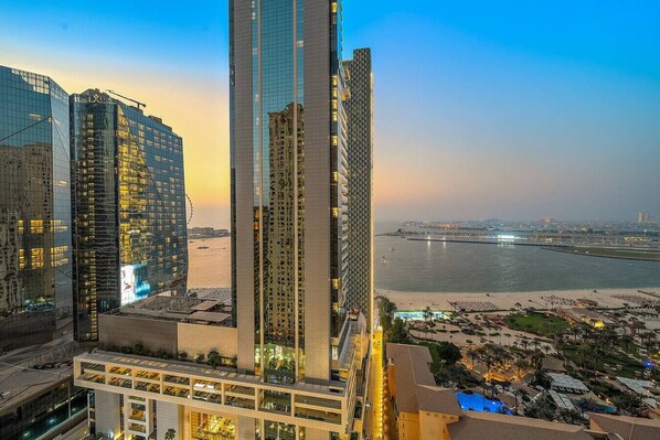 FIRST CLASS | 3BR | Sea, Palm & Atlantis Views 口コミ、宿泊料金、写真 2026 - エクスペディア