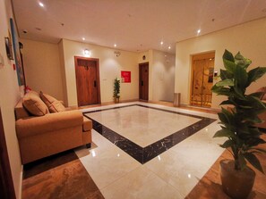 ロビー応接スペース