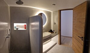 Shower, hair dryer, towels, soap - Alya Paros – Calm Cycladic Aesthetic (Paroikia)