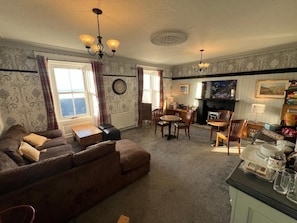 Family Suite, Courtyard View - Garden Arms Hotel (Gardenstown)