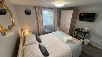 Family Suite, Courtyard View | Free WiFi