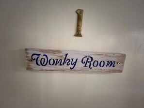 Family Suite, Courtyard View | Interior detail - Garden Arms Hotel (Gardenstown)