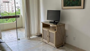 Apartment | Living room | 29-inch LCD TV with cable channels