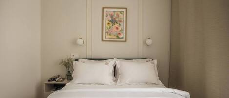 Comfort Apartment, 2 Bedrooms | Laptop workspace, iron/ironing board, WiFi (free)