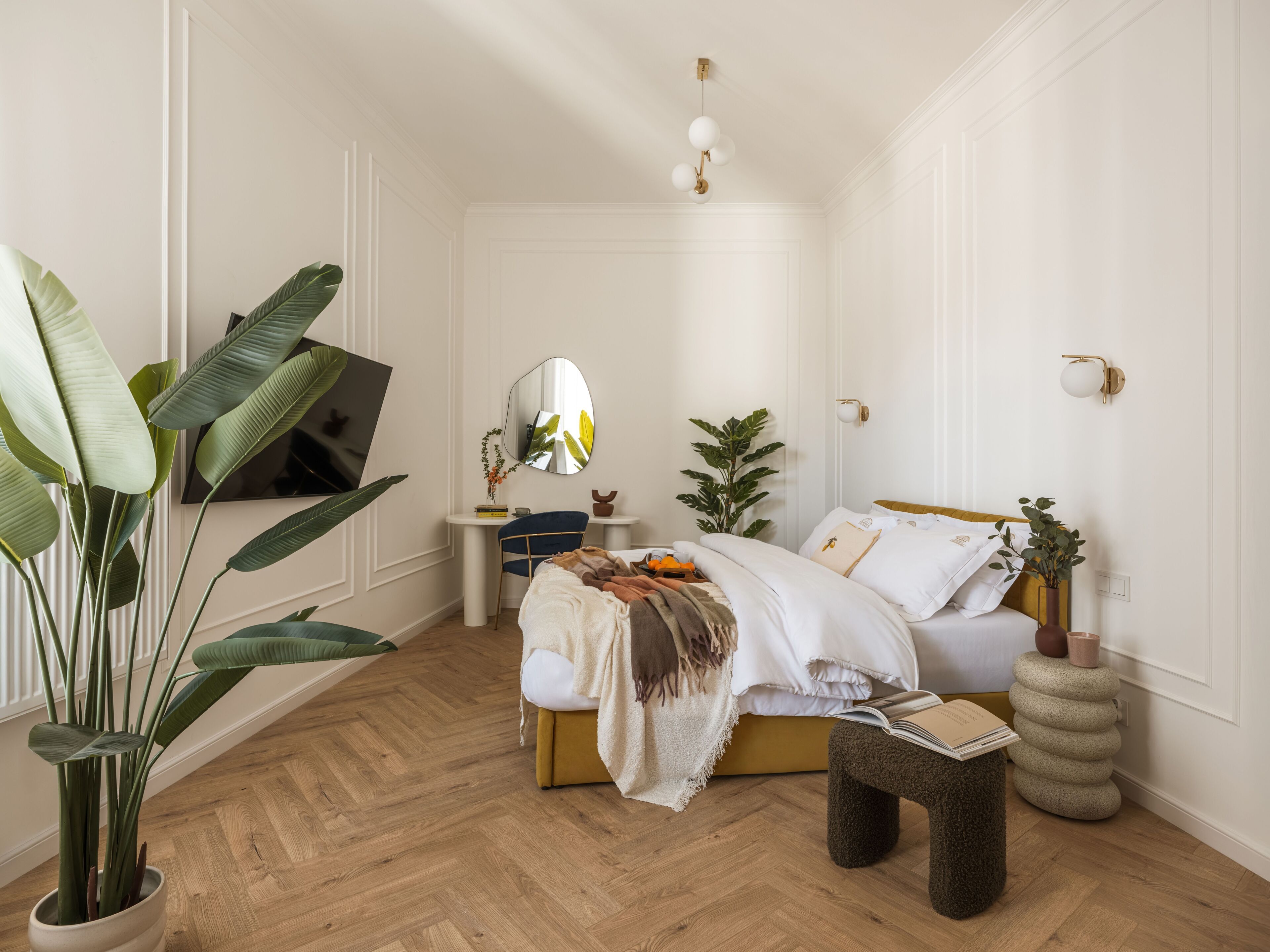 Comfort Apartment, 3 Bedrooms, Courtyard View | Iron/ironing board, free WiFi