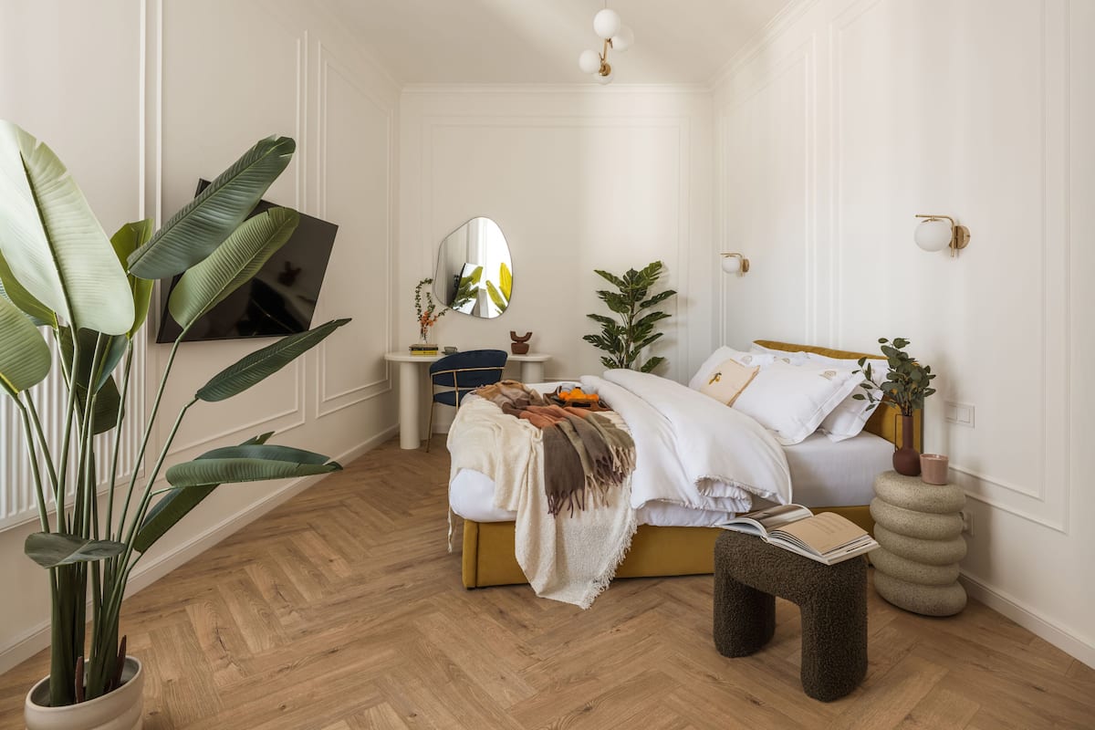 Comfort Apartment, 3 Bedrooms, Courtyard View | Iron/ironing board, free WiFi
