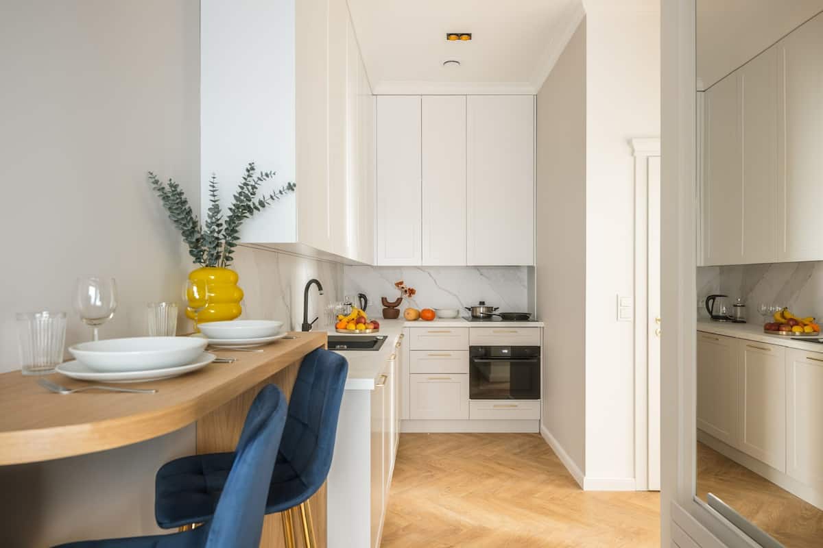Economy Apartment, 2 Bedrooms | Private kitchen | Fridge, microwave, cookware/dishes/utensils