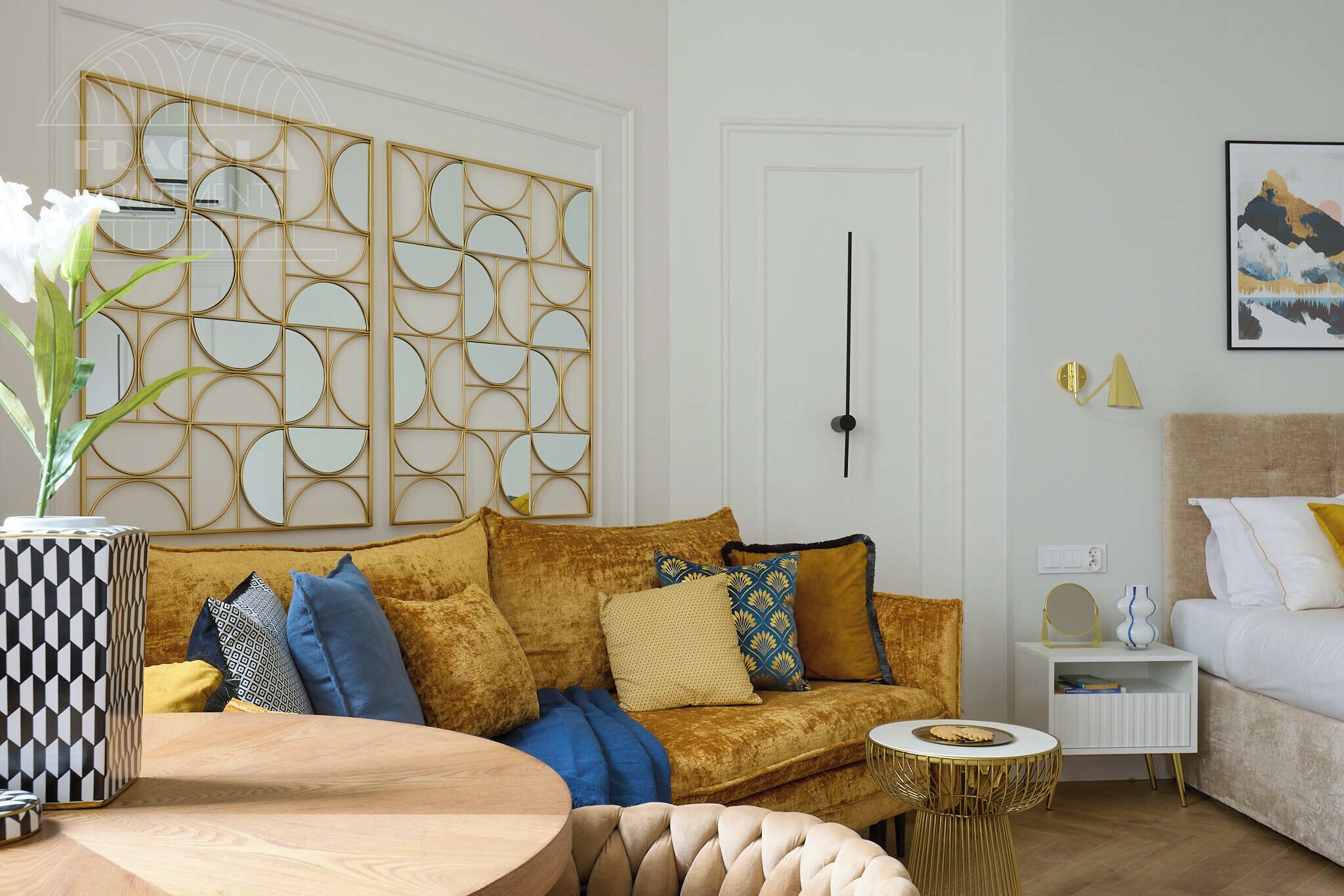 Suite Studio, 1 lit double et 1 canapé-lit, vue cour intérieure | Coin séjour