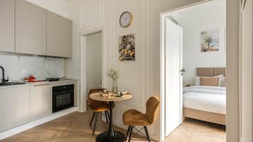 Appartement Confort, 3 chambres, vue cour intérieure | Restauration