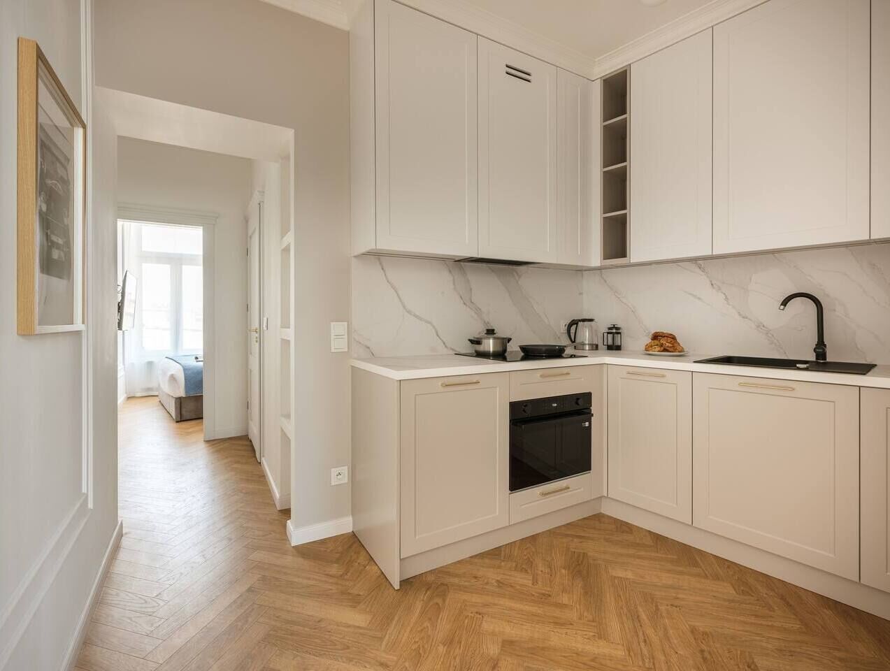 Comfort Apartment | Living area | TV
