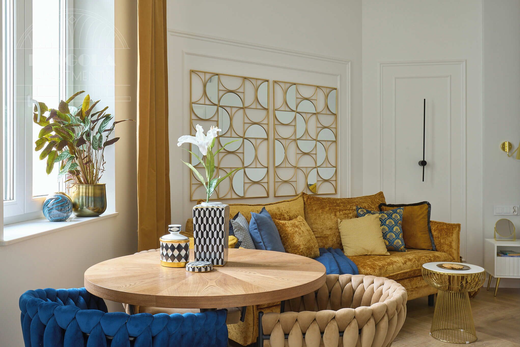 Studio Suite, 1 Double Bed with Sofa bed, Courtyard View | Living area