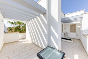 Property grounds - Apartment '5' with Air Conditioning (Torre San Giovanni)