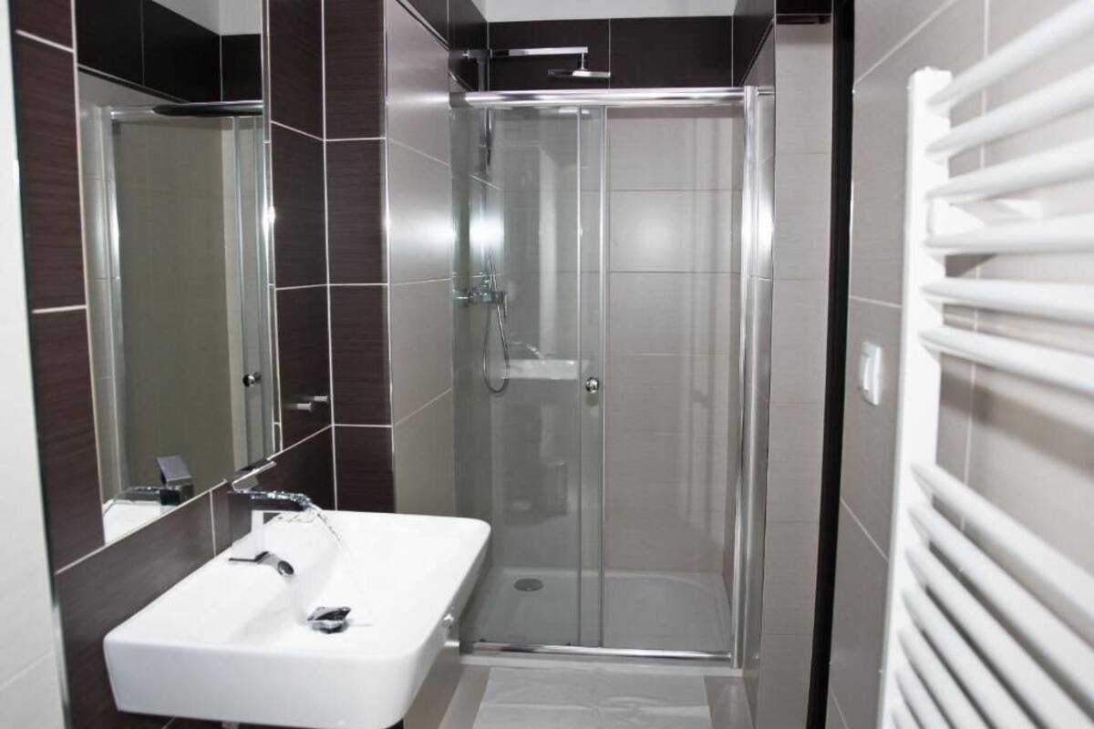 Comfort Double Room, City View | Bathroom