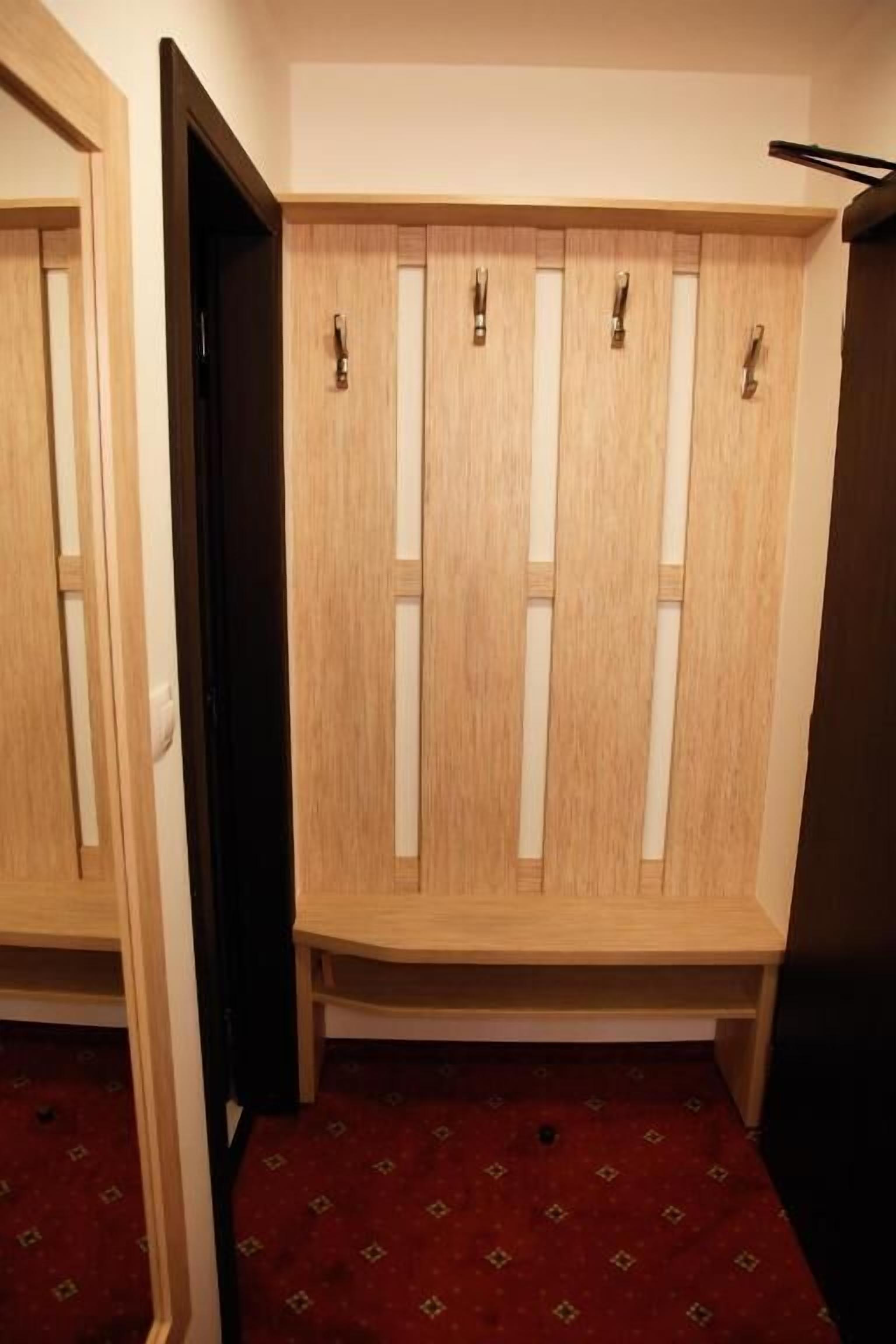 Comfort Quadruple Room, City View | Interior