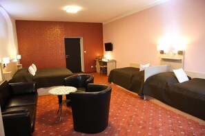 Neljän hengen comfort-huone, kaupunkinäköala