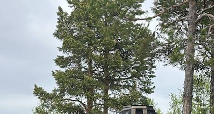 Camp Caroli Hobbit Hut