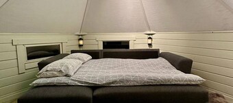 Camp Caroli Hobbit Hut