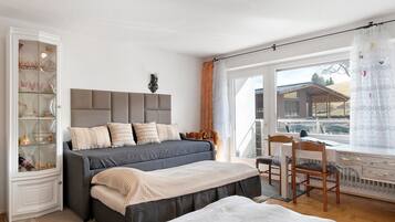 1 Schlafzimmer, BĂŒgeleisen/BĂŒgelbrett, WLAN, BettwĂ€sche