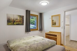 3 Schlafzimmer, Bügeleisen/Bügelbrett, WLAN, Bettwäsche
