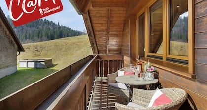 Holiday Home 'Ferienhaus Hensler' with Mountain View, Private Terrace and Wi-Fi