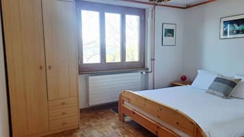 1 camera, ferro/asse da stiro
