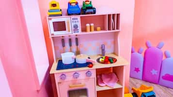 Romantic Quadruple Room | Desk, free WiFi
