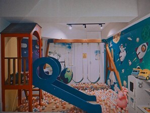 コンフォート 4 人部屋 | WiFi (無料)