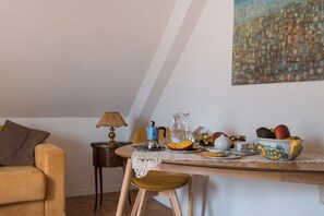 Interior - The Roman artist house (Roma)