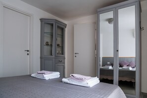 1 bedroom, iron/ironing board, WiFi, bed sheets - The Roman artist house (Roma)