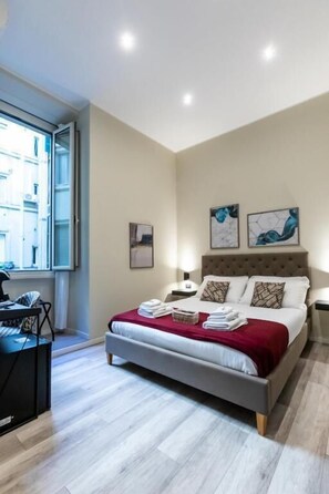 In-room safe, soundproofing, free WiFi - Suites 44 (Rome)