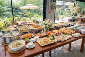 Free daily local cuisine breakfast  - Baanphet Sukphrom Wang Nam Khiao (Wang Nam Khiao)