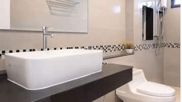 Deluxe Villa, 4 Bedrooms, Pool View | Bathroom