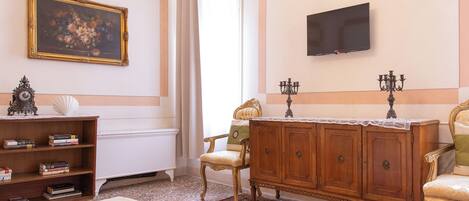 Classic Double or Twin Room, Courtyard View | Blackout drapes, iron/ironing board, free WiFi