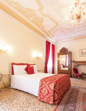Junior Suite, Courtyard View - Palazzo Foscolo Grand Canal (Venezia)